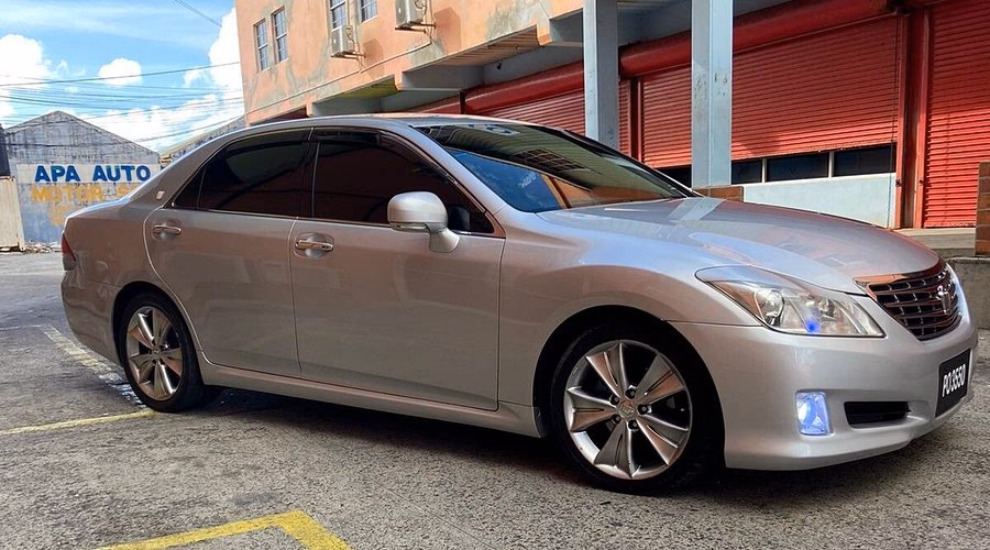 Who are Crown executive cars?