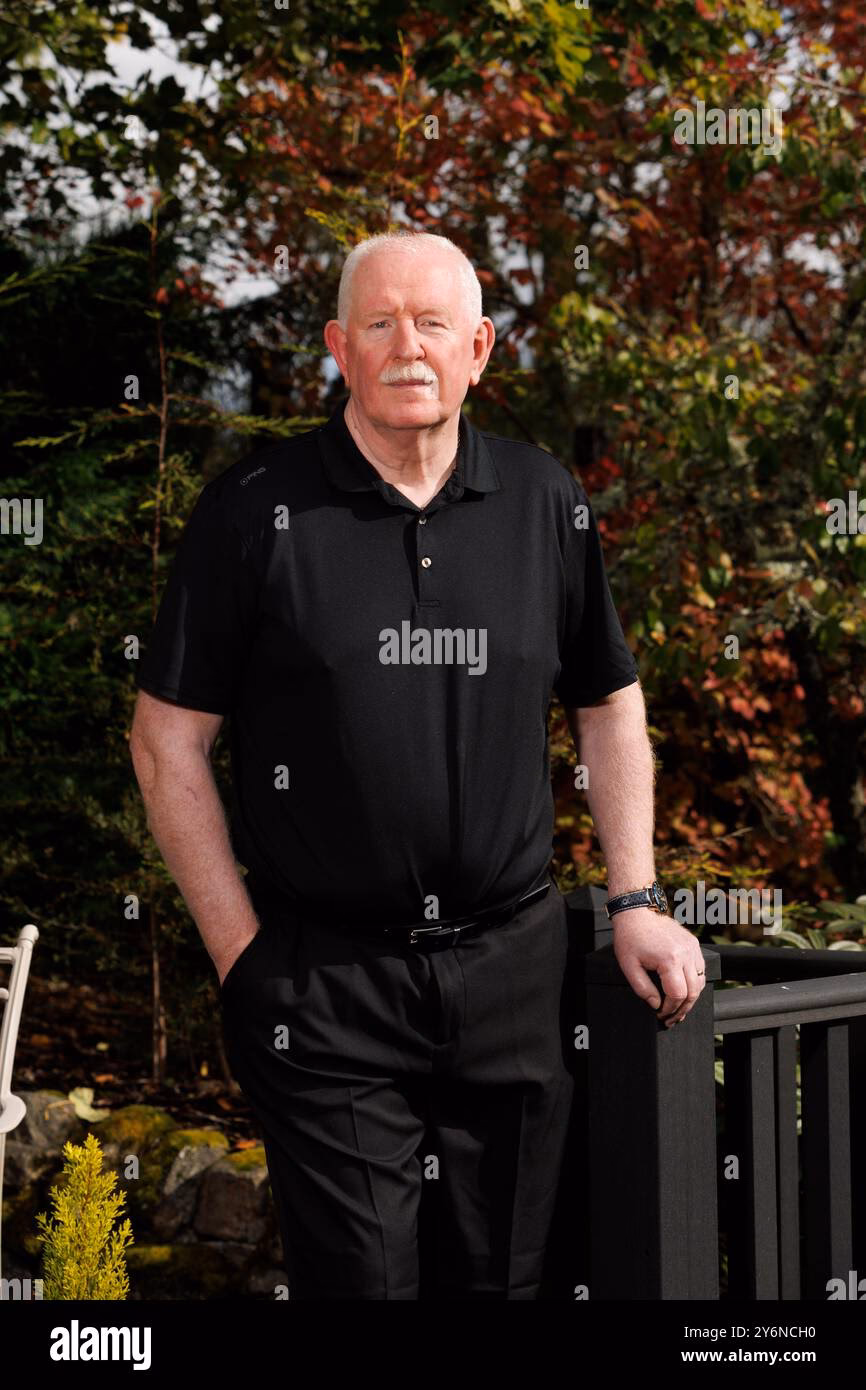 Why did George Murdoch become a taxi driver?