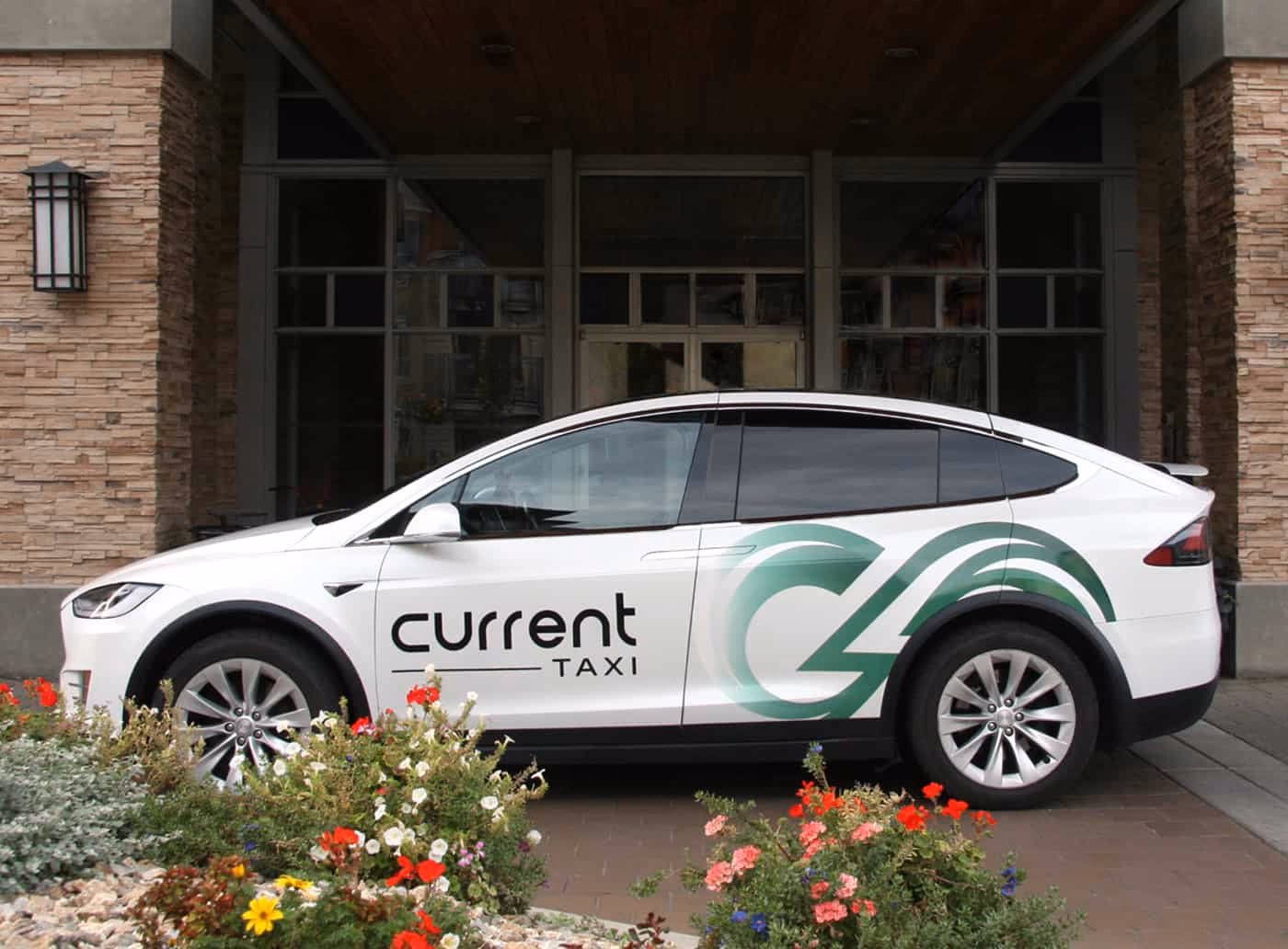 Which taxis are recommended in Victoria?