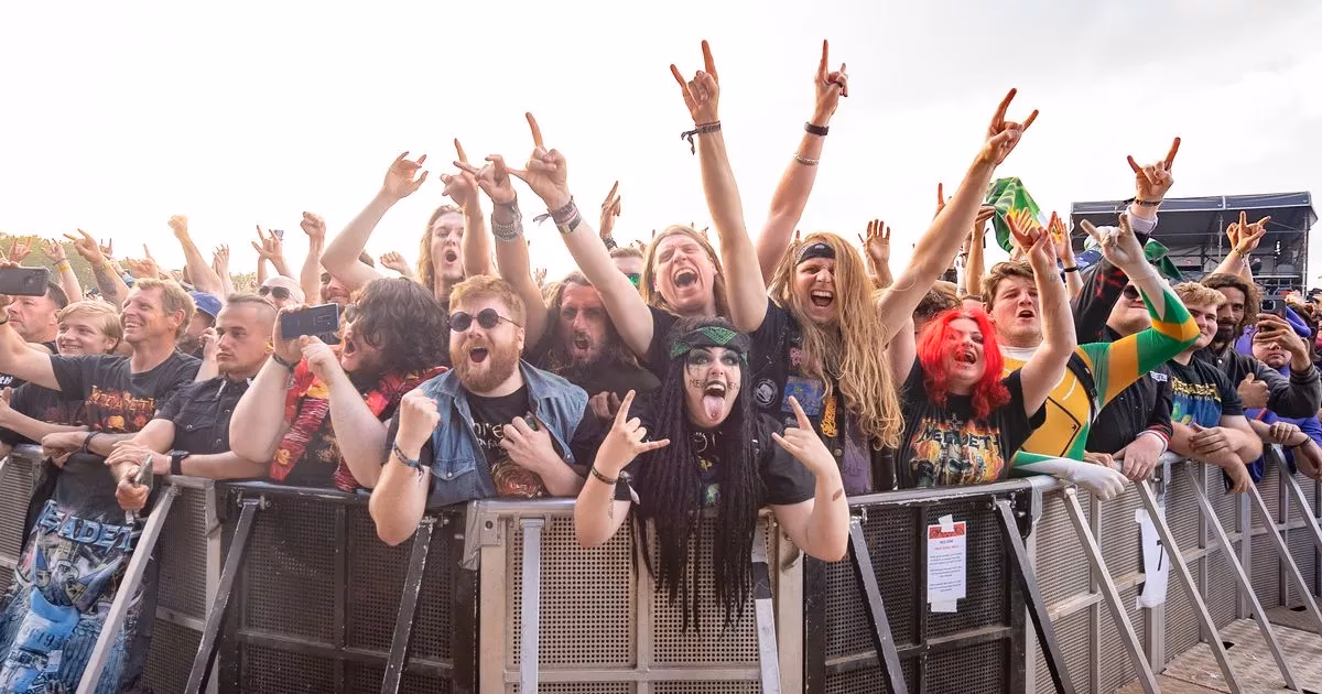 How much is a taxi from download to Long Eaton?