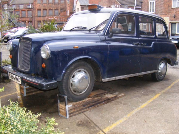 Can a black cab be licensed again in London?