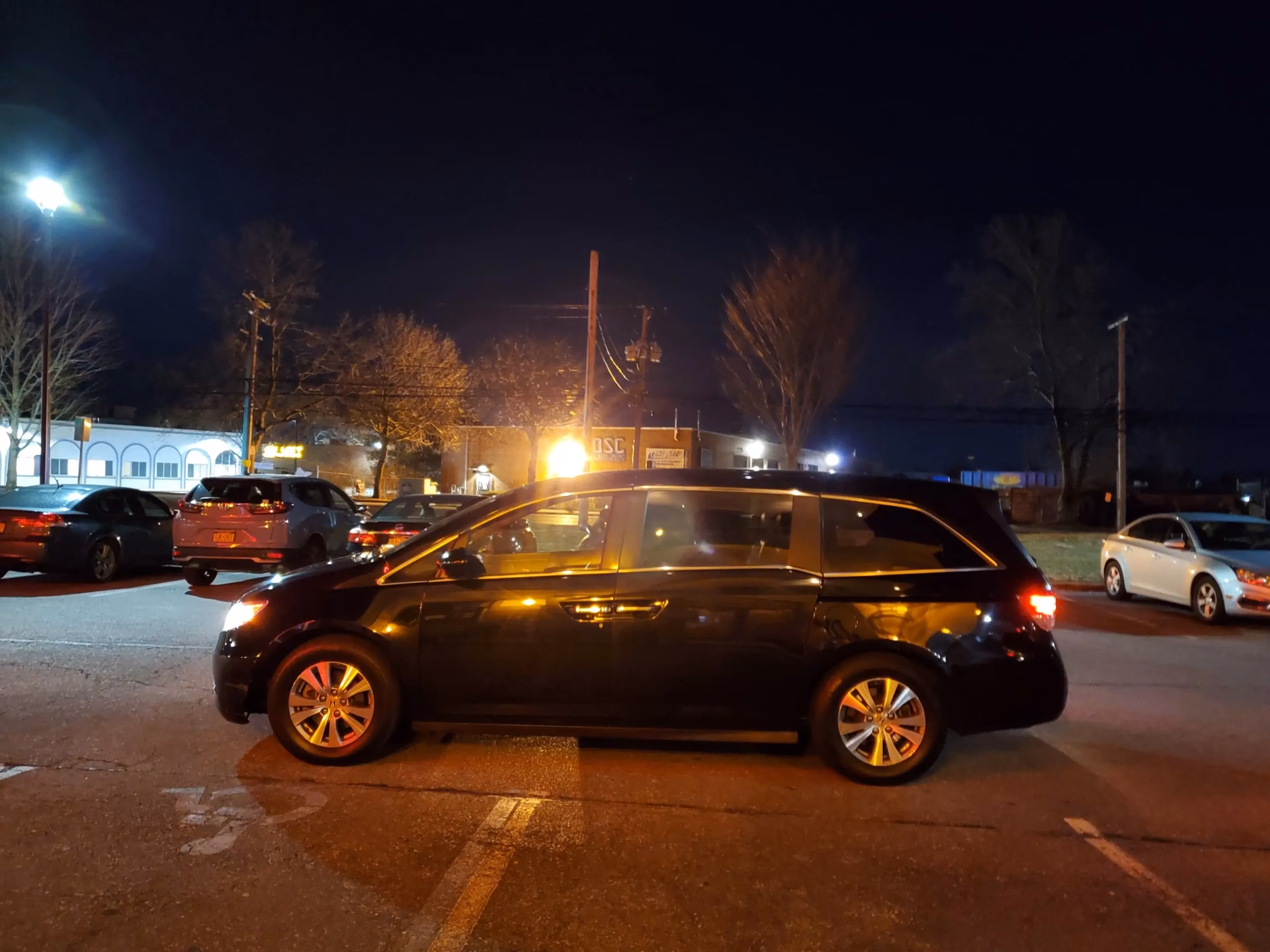 Where is Deer Park railway station (Deer Park)?