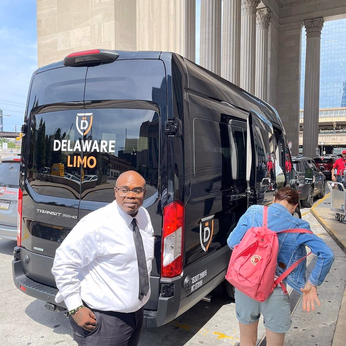 How do I book a limo in Delaware?