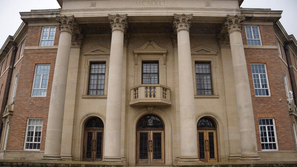 Will a U-turn over a new rule affect taxis in Derby?