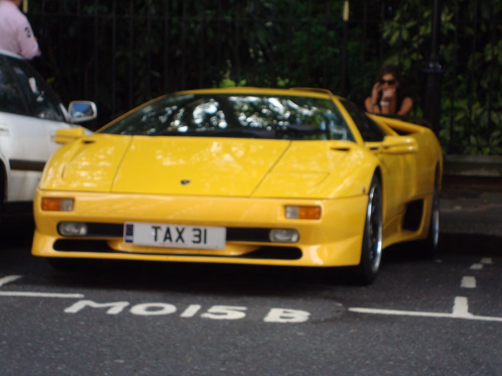 Is the Estupendo biabel based on a Lamborghini Diablo SV?