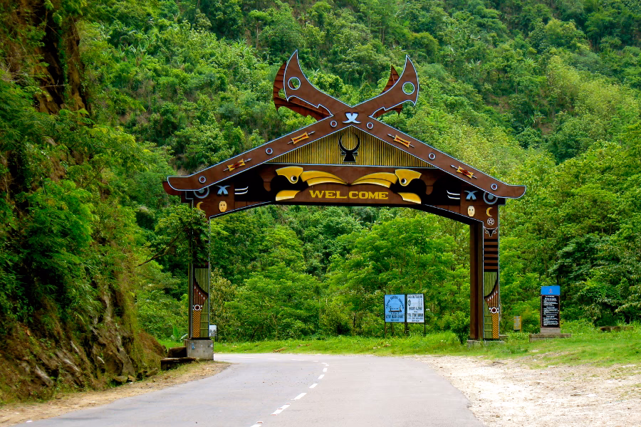 How to get a cab from Dimapur to Kohima?