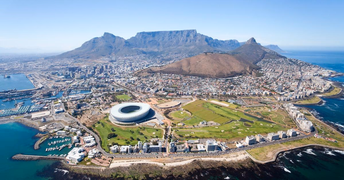 What airlines fly out of Johannesburg Lanseria Airport?