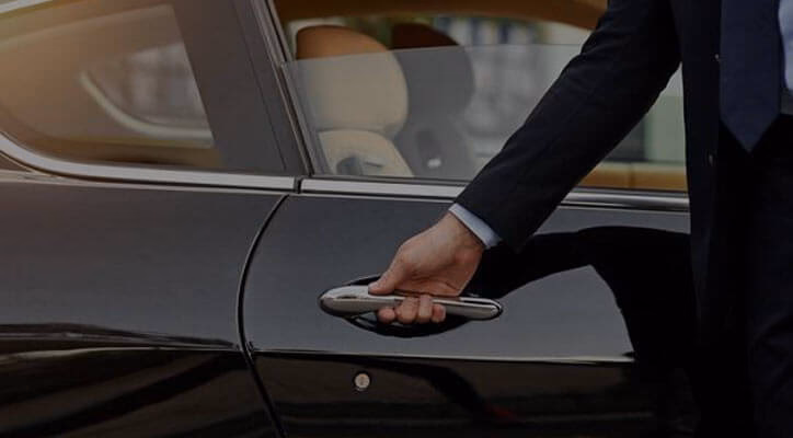 How do I become a chauffeur in the UK?