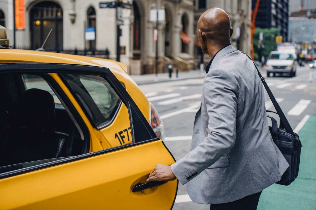 Do taxis take credit cards?