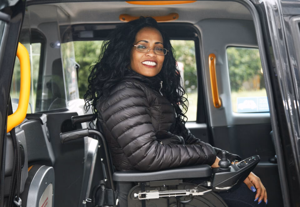 Do taxi drivers need a seat belt?