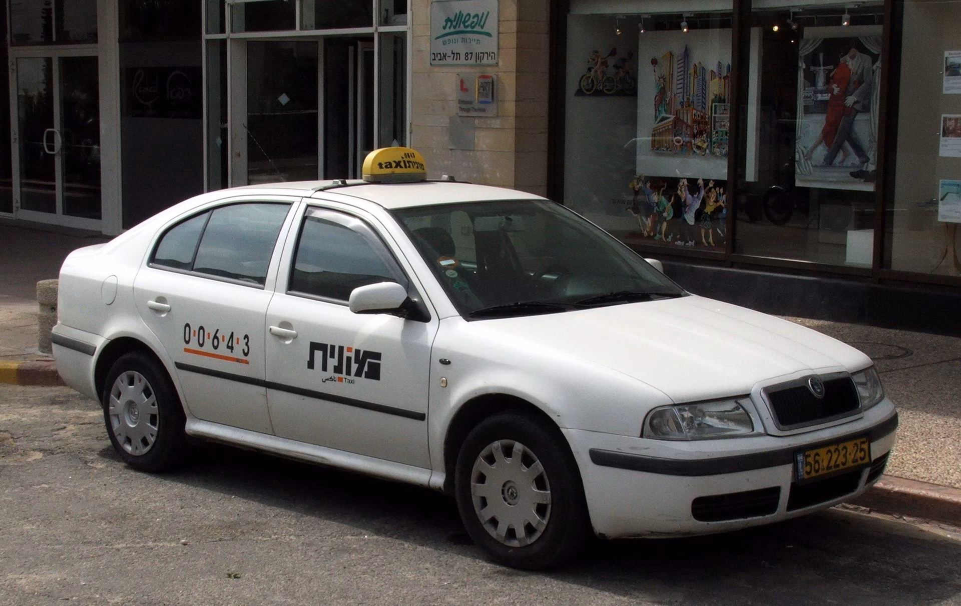 Do taxis work in Tel Aviv during Shabbat?