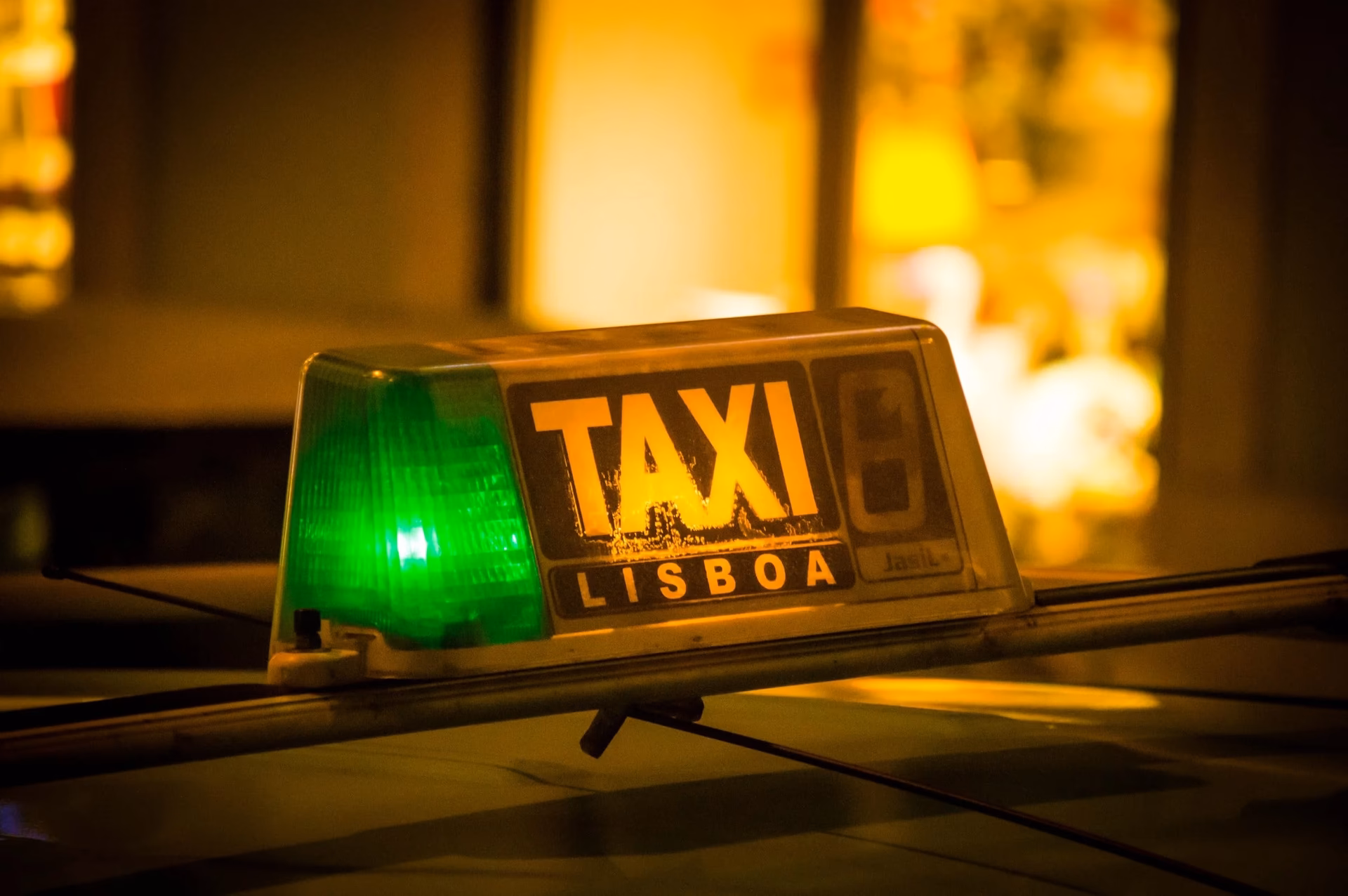 How much should you tip a taxi driver?