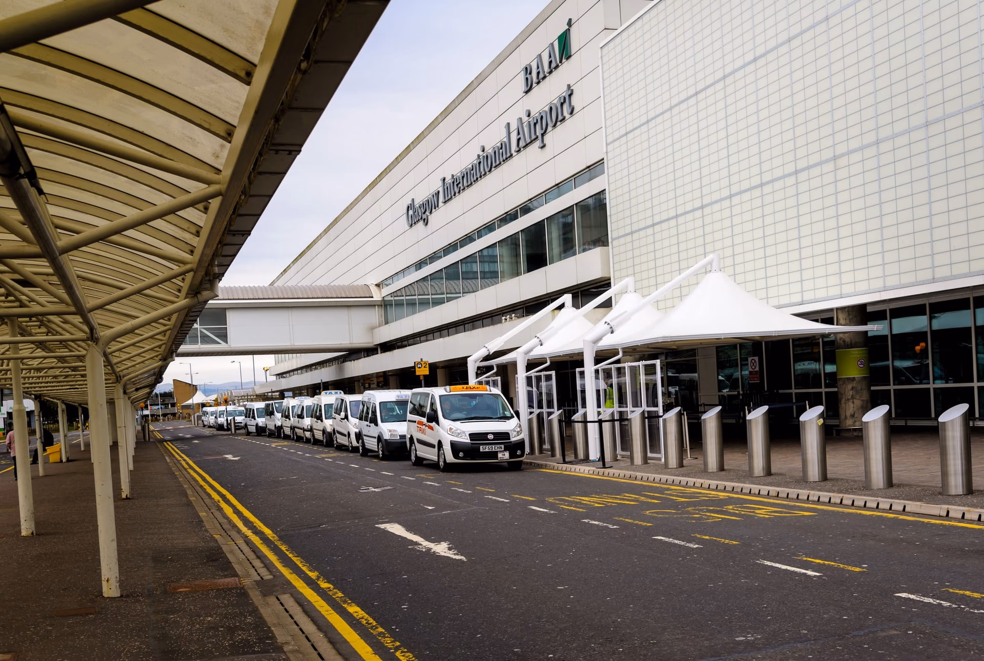 Where can I drop off a taxi at Glasgow Airport?