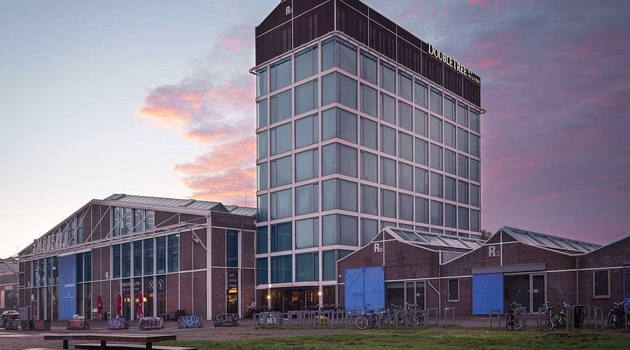 How much does it cost to stay at Doubletree Amsterdam Centraal station?