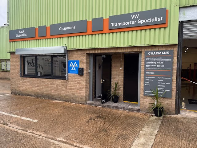 Are Dragon taxis blocking the disabled parking bays at Cardiff Central Station?