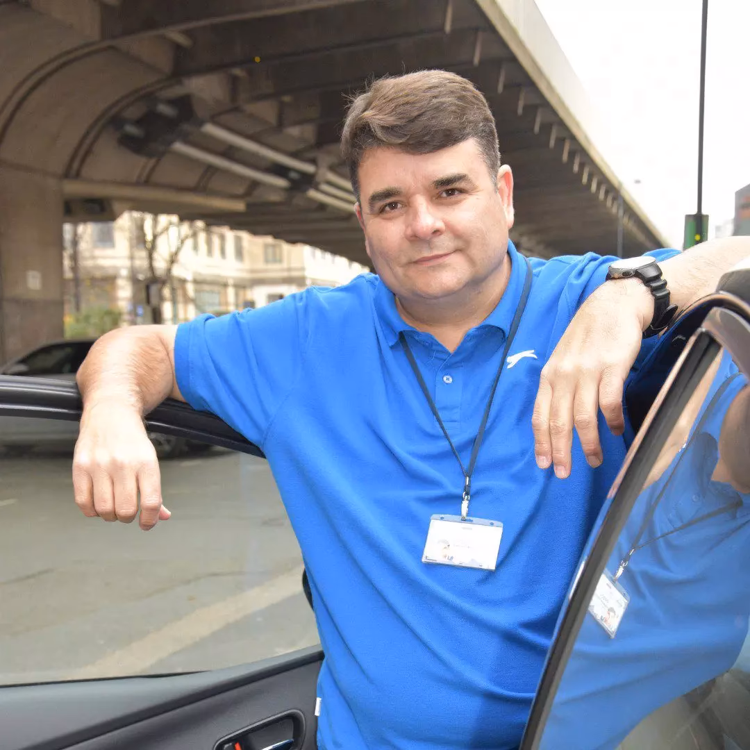 What is the demand for taxi drivers in Luton?