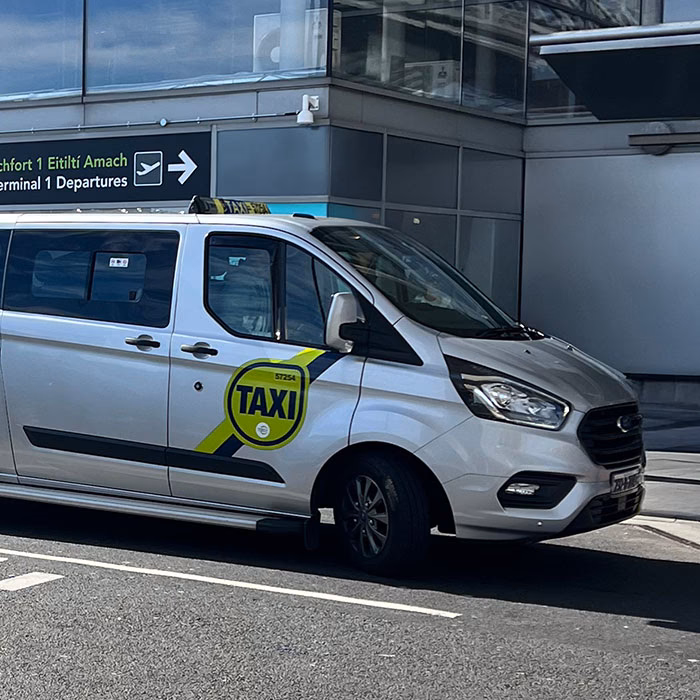 How to get from Pearse Street to Dublin Airport?