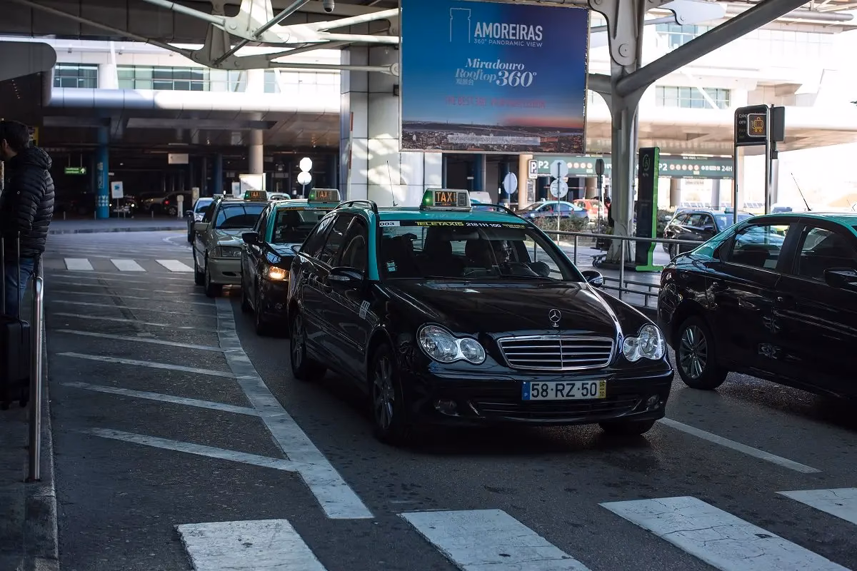 Is there a Metro in Lisbon early?