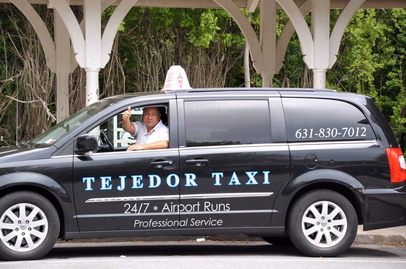 How much does a taxi cost in East Hampton?