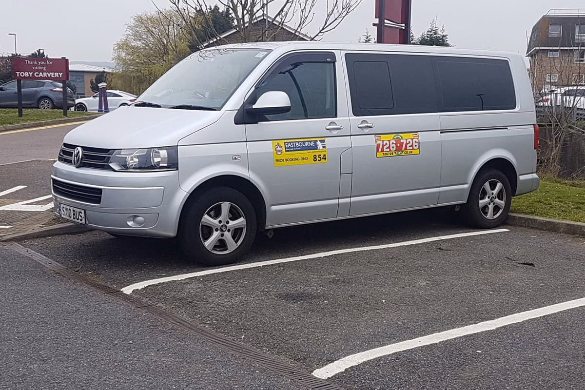 How does the taxi fare calculator Eastbourne work?