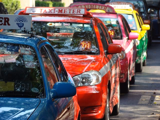 How many cars does Bruce taxis have?