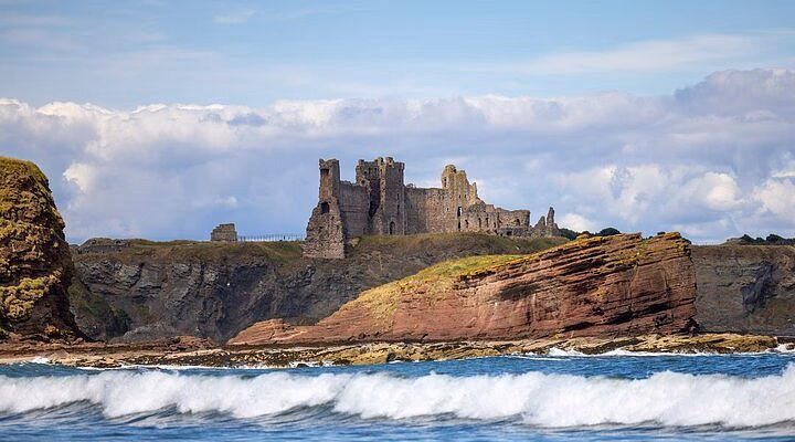Can you get to Tantallon Castle without a car?