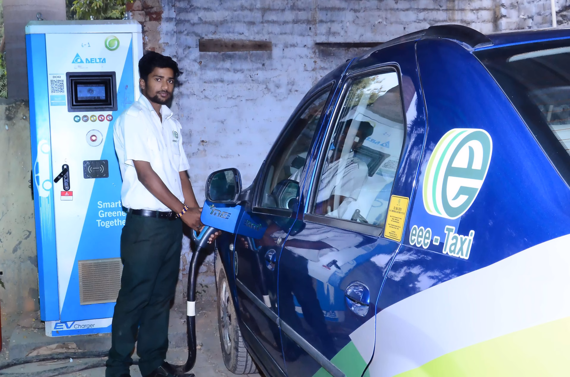 Where is EEE-taxi located?