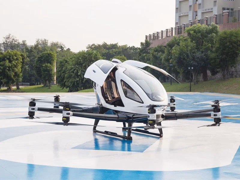 Does Ehang have a pilot?