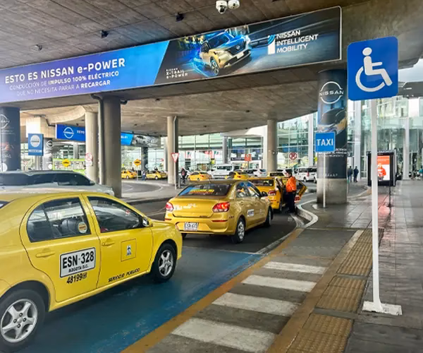 Does El Dorado Airport accept wheelchairs?