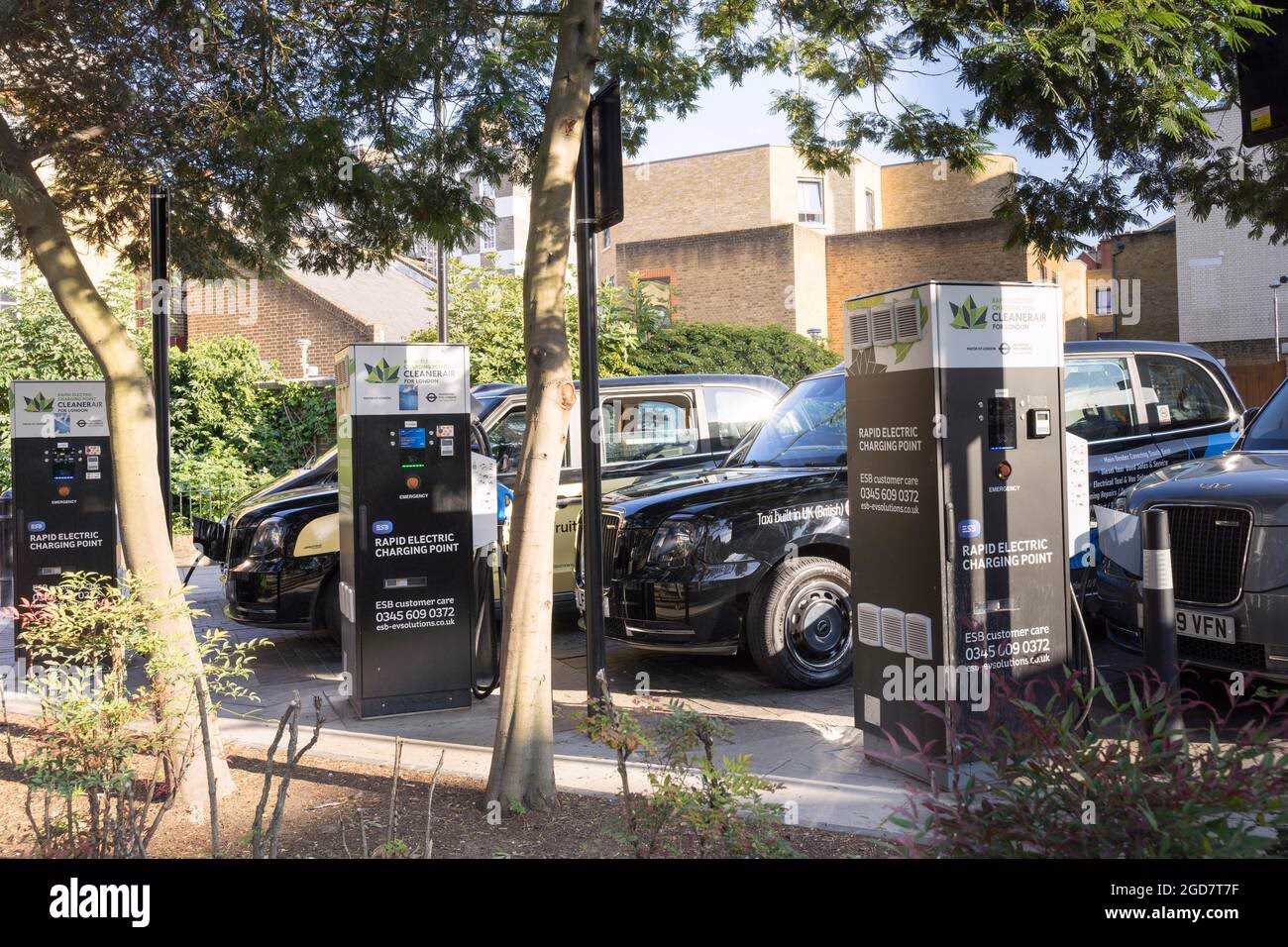 How do electric car drivers find EV charging points?