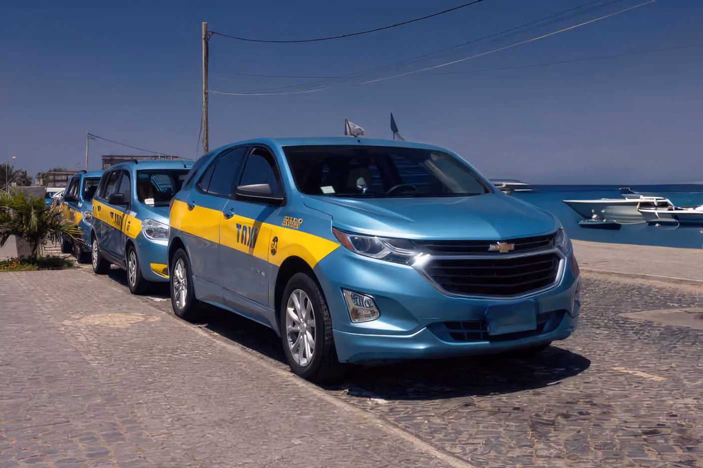 How to get from Amilcar Cabral Sal Airport to Espargos city center?