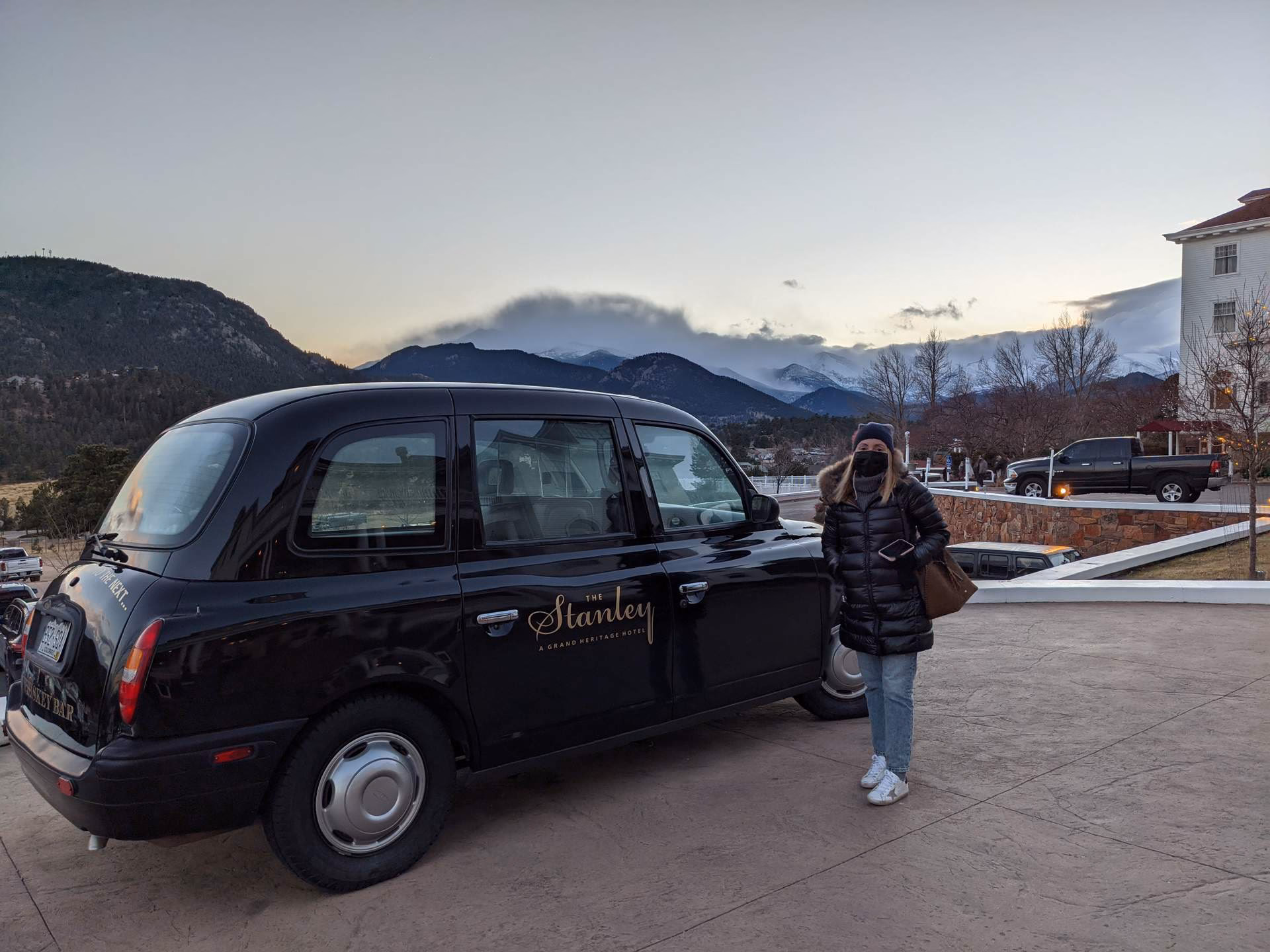 Does Estes Park have a shuttle bus service?