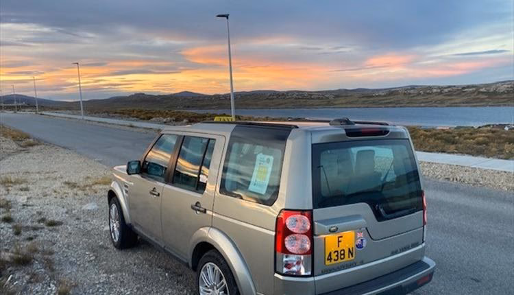 Who are Simon's taxis?