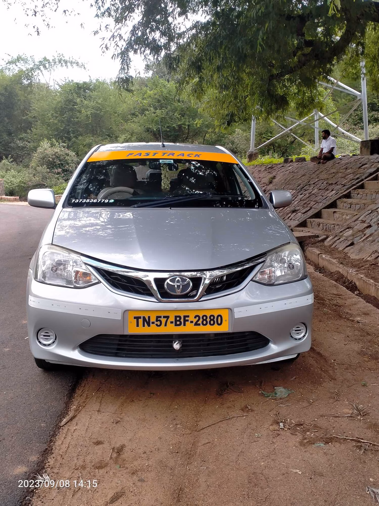 Who is Max track Call Taxi in Dindigul?