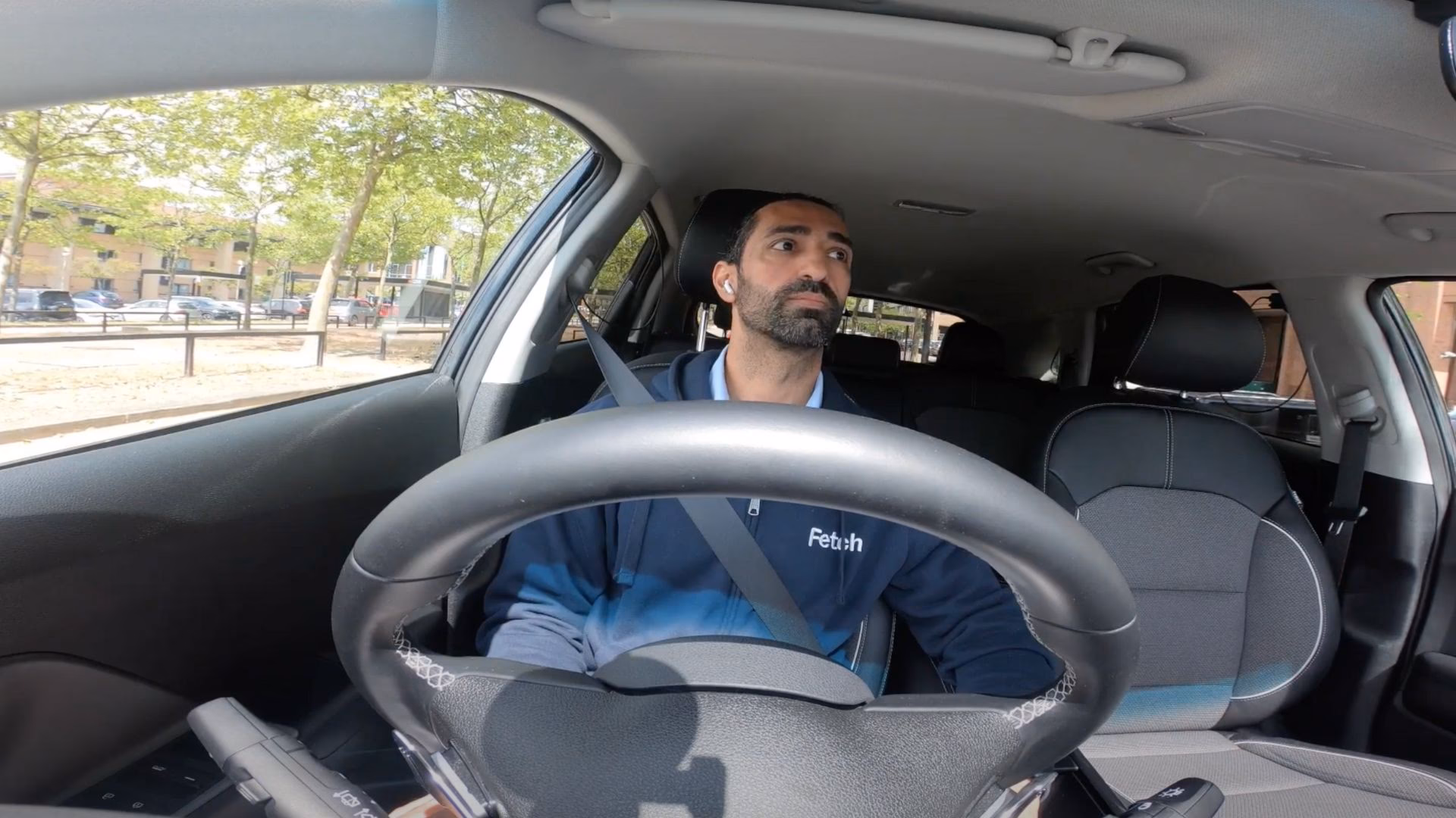 What is a pet taxi service?