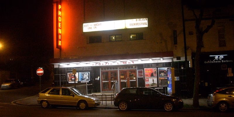 What time does Finchley Central Station close?