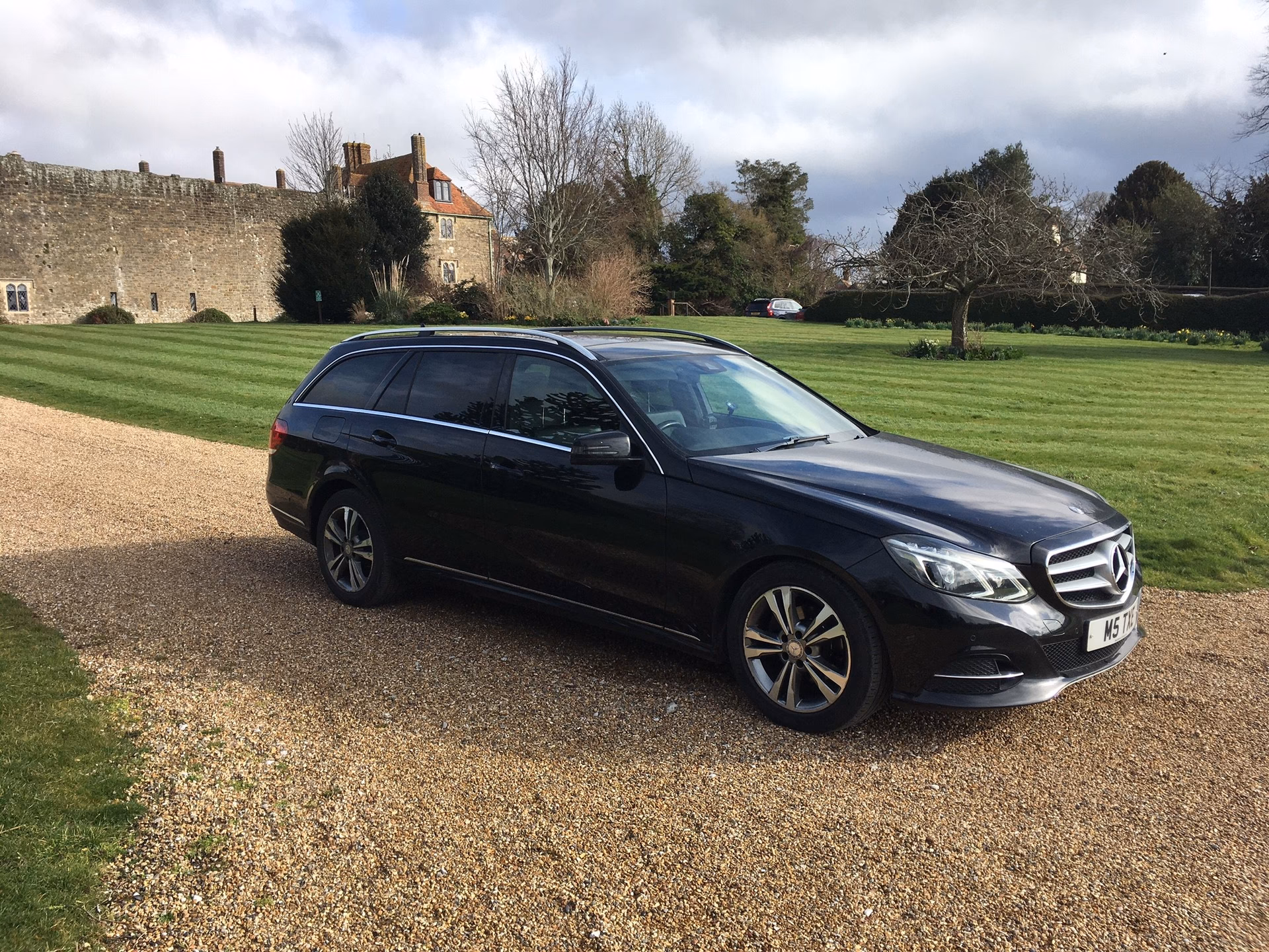 Where can I find the best taxi cabs & private hire cars?