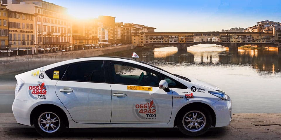 How far is Pisa Airport from Forte dei Marmi?