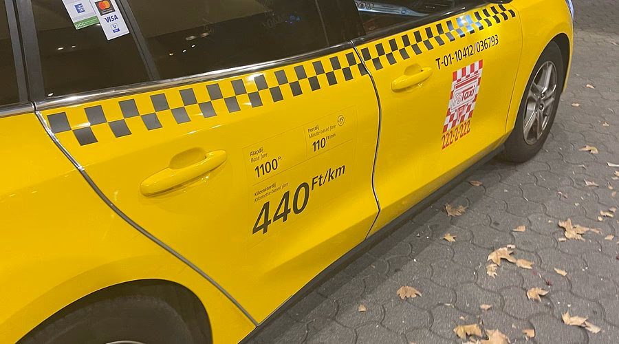 Where can I find the taxi meter in Budapest?