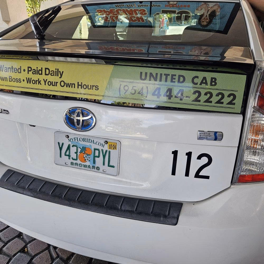 Are taxi cabs safe at Fort Lauderdale airport?