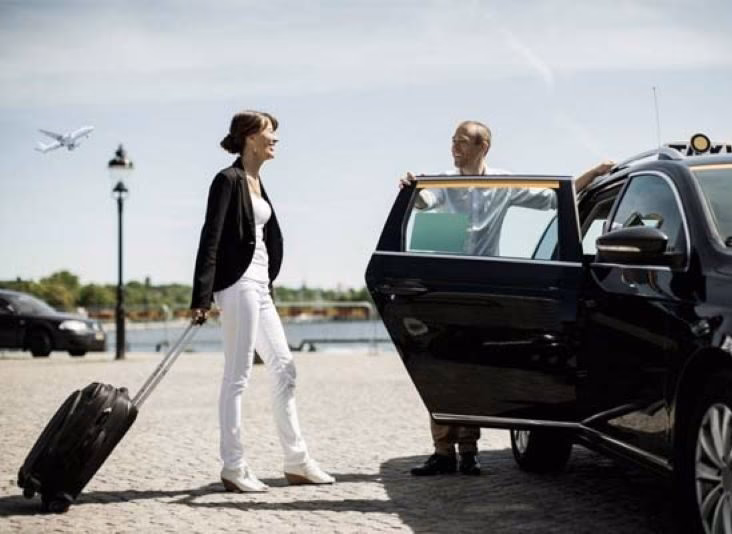 How can I leave my car parked in Laax?