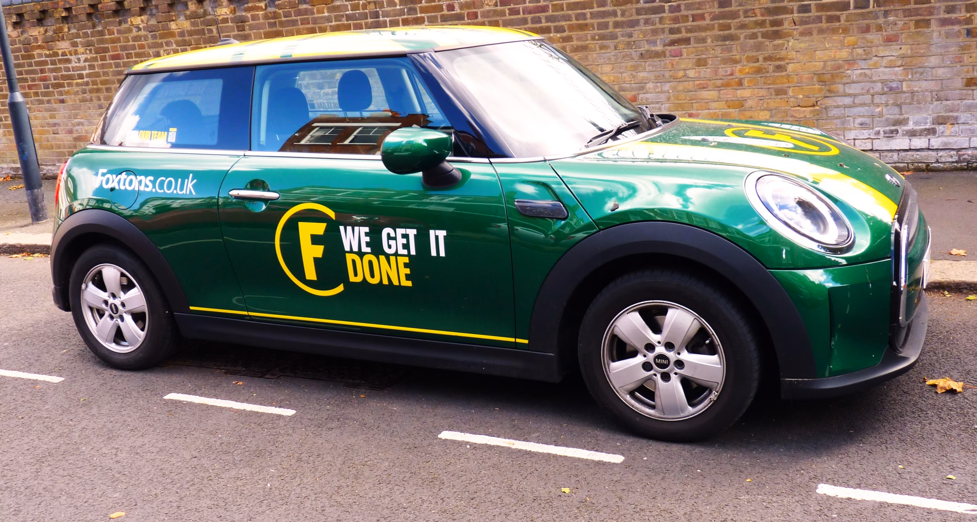 Who are foxholes car services?