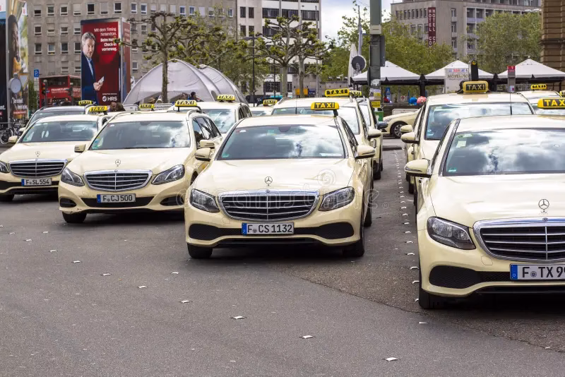 Welche Dienstleistungen bietet die Taxizentrale an?