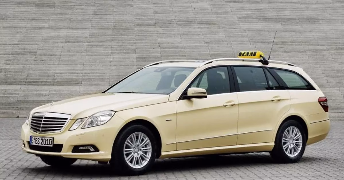 Why should you choose a Mercedes-Benz chauffeur service?