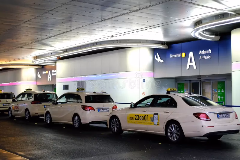 How does holidaytaxis work in Germany?