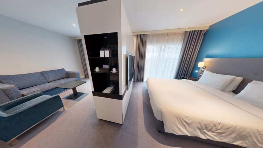 What attractions are near Radisson Blu Cardiff?