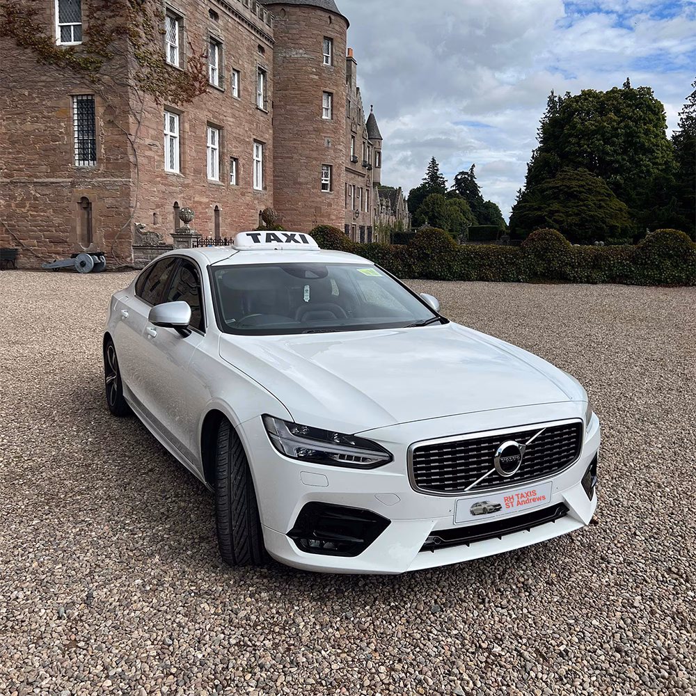 Who lived at Glamis Castle?