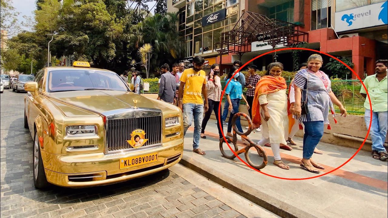 Was a golden Rolls Royce used as a taxi in Kerala?