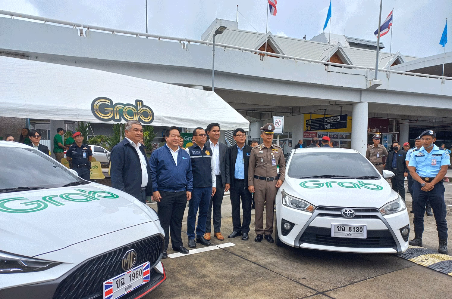 How to get a taxi in Phuket?