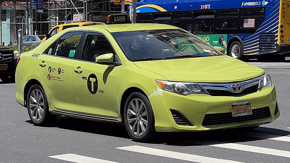 Are Green Car taxis open 24 hours a day?